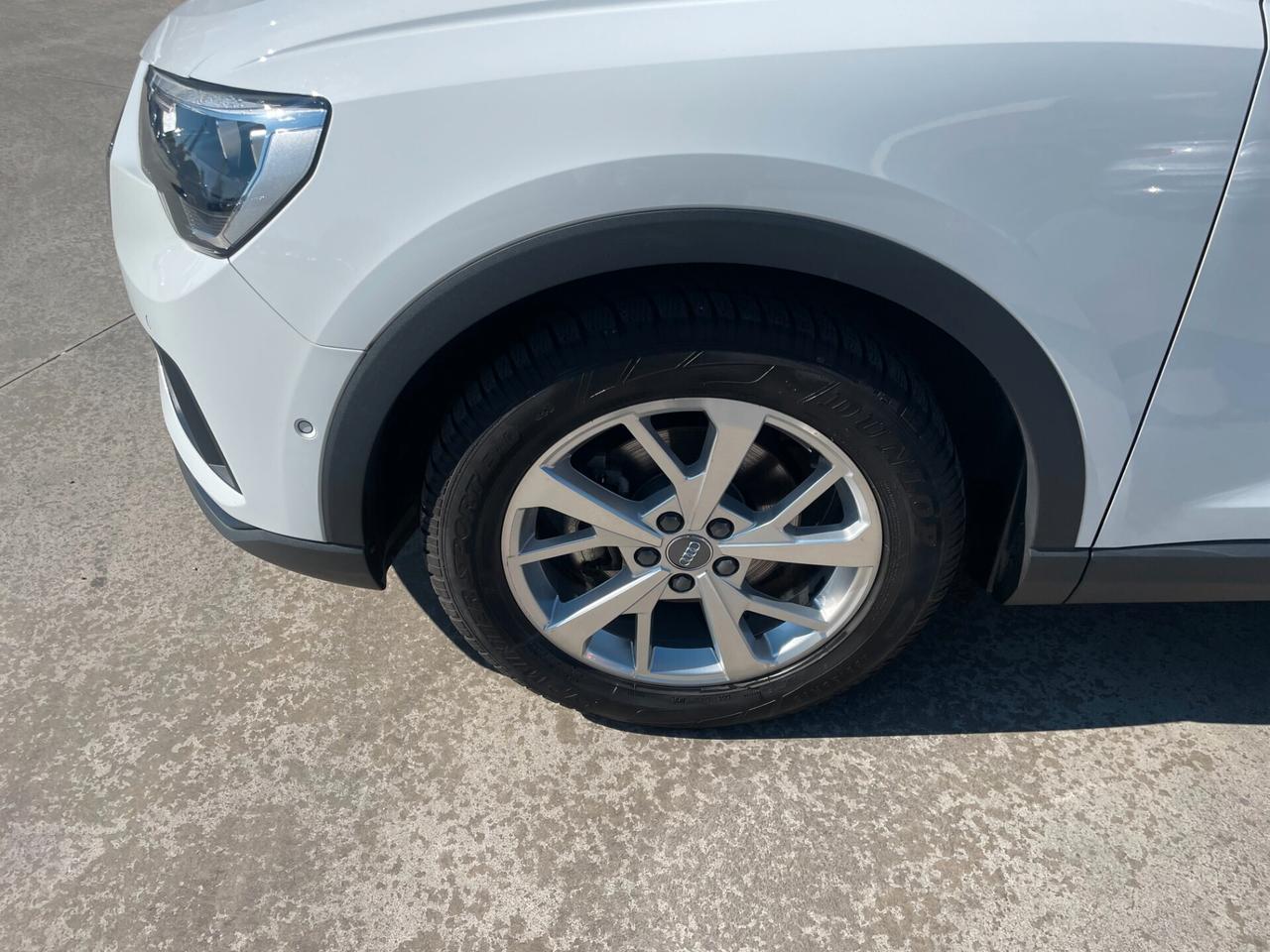 Audi Q3 35 TDI S tronic Business