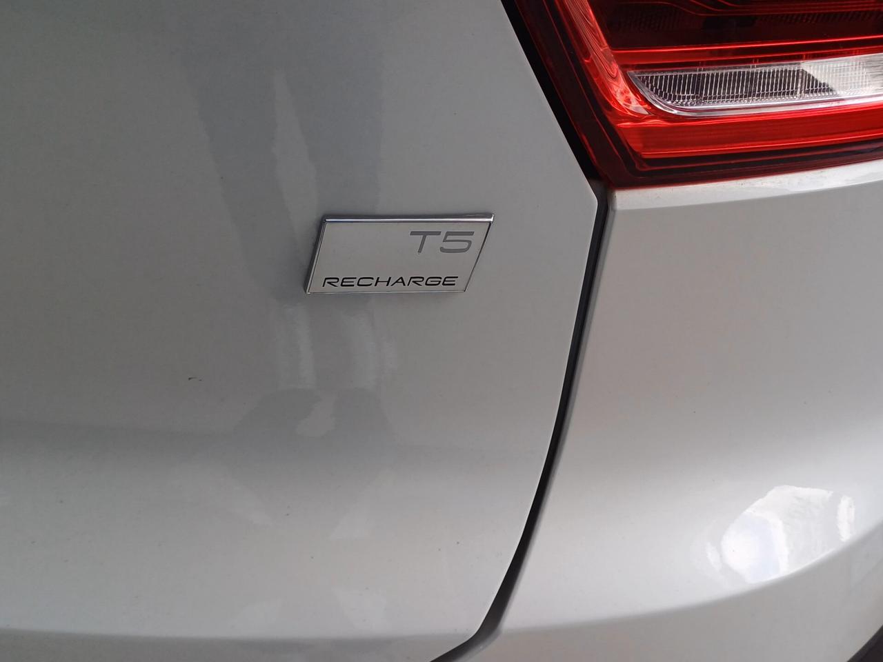 Volvo XC40 T5 Recharge Plug-in Hybrid R-design