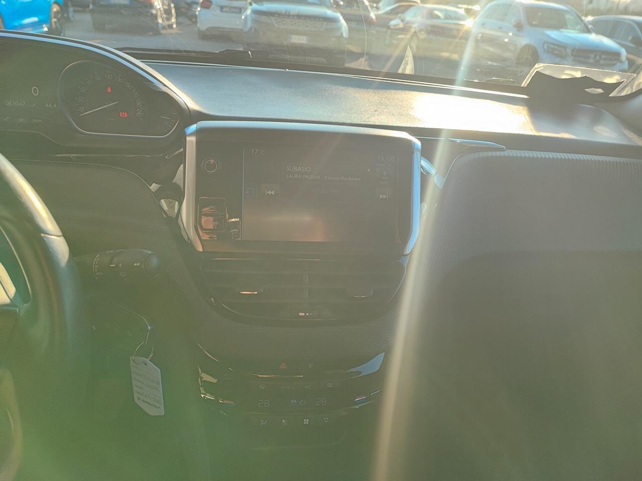 Peugeot 2008 BlueHDi 100 S&S Allure