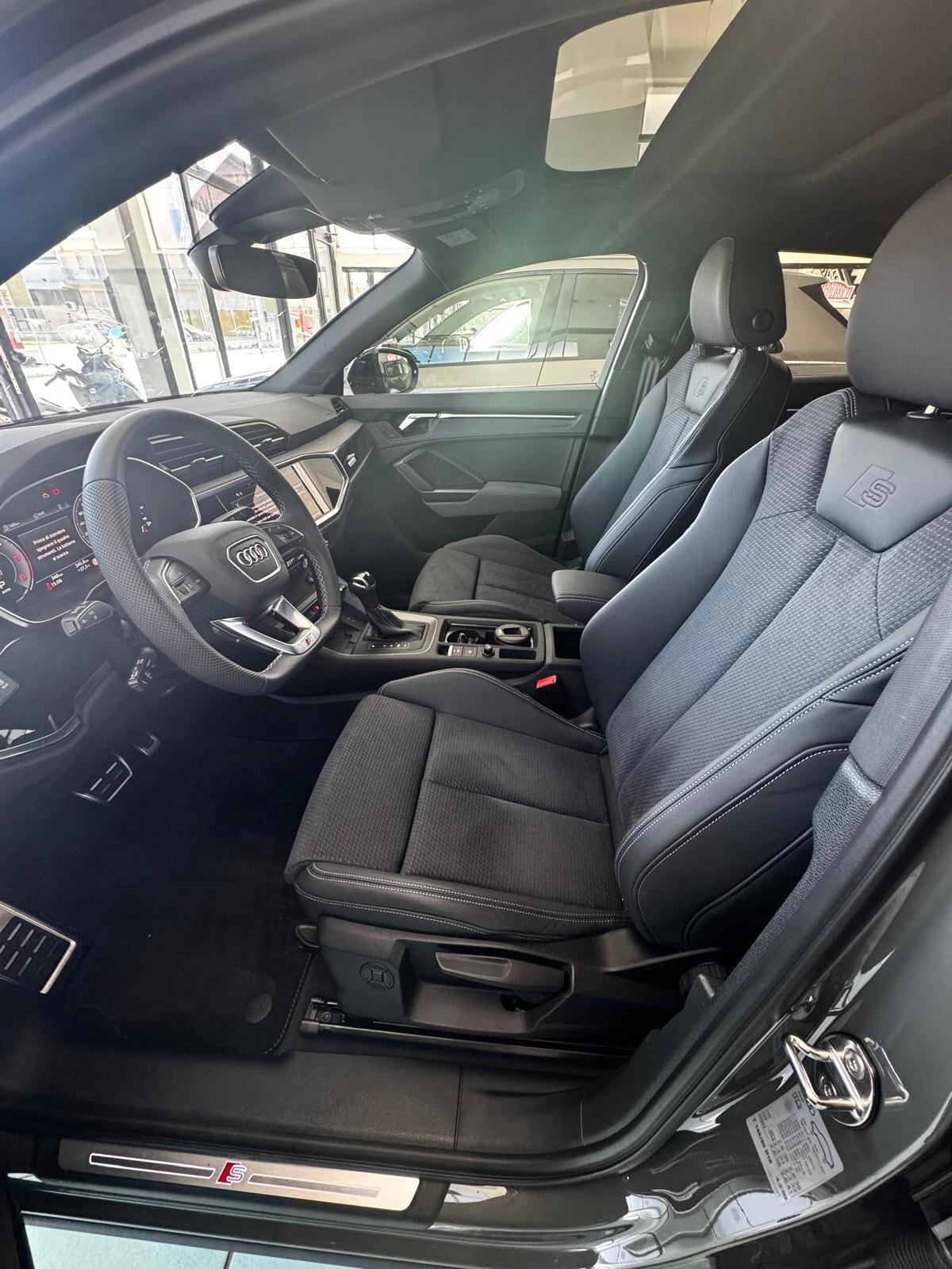 Audi Q3 SPB 40 TDI quattro S tronic Identity Black