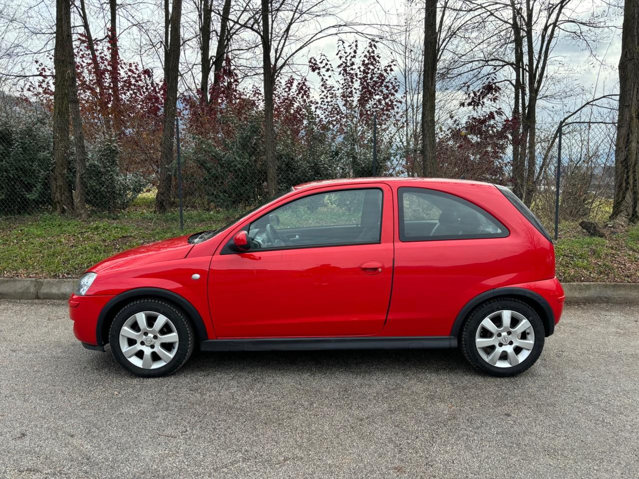 Opel Corsa 1.2 3 porte Sport NEOPATENTATI