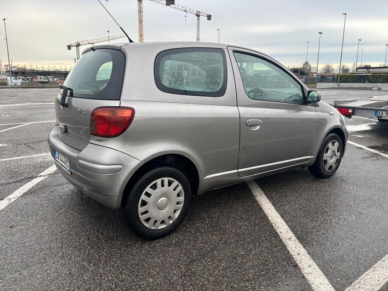 Toyota Yaris 1.0i 16V cat 5 porte