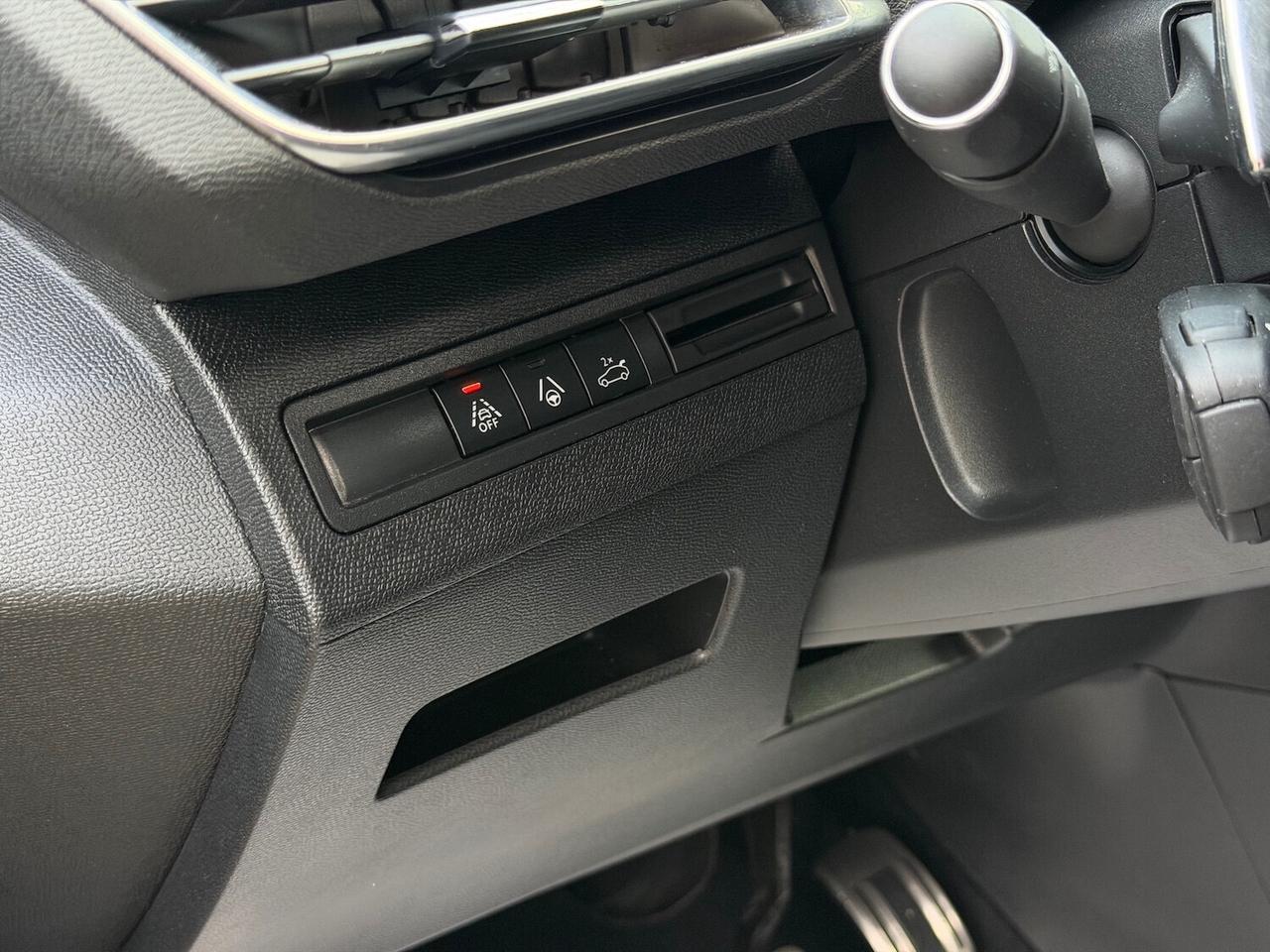 Peugeot 3008 BlueHDi 130 S&S EAT8 GT + tetto