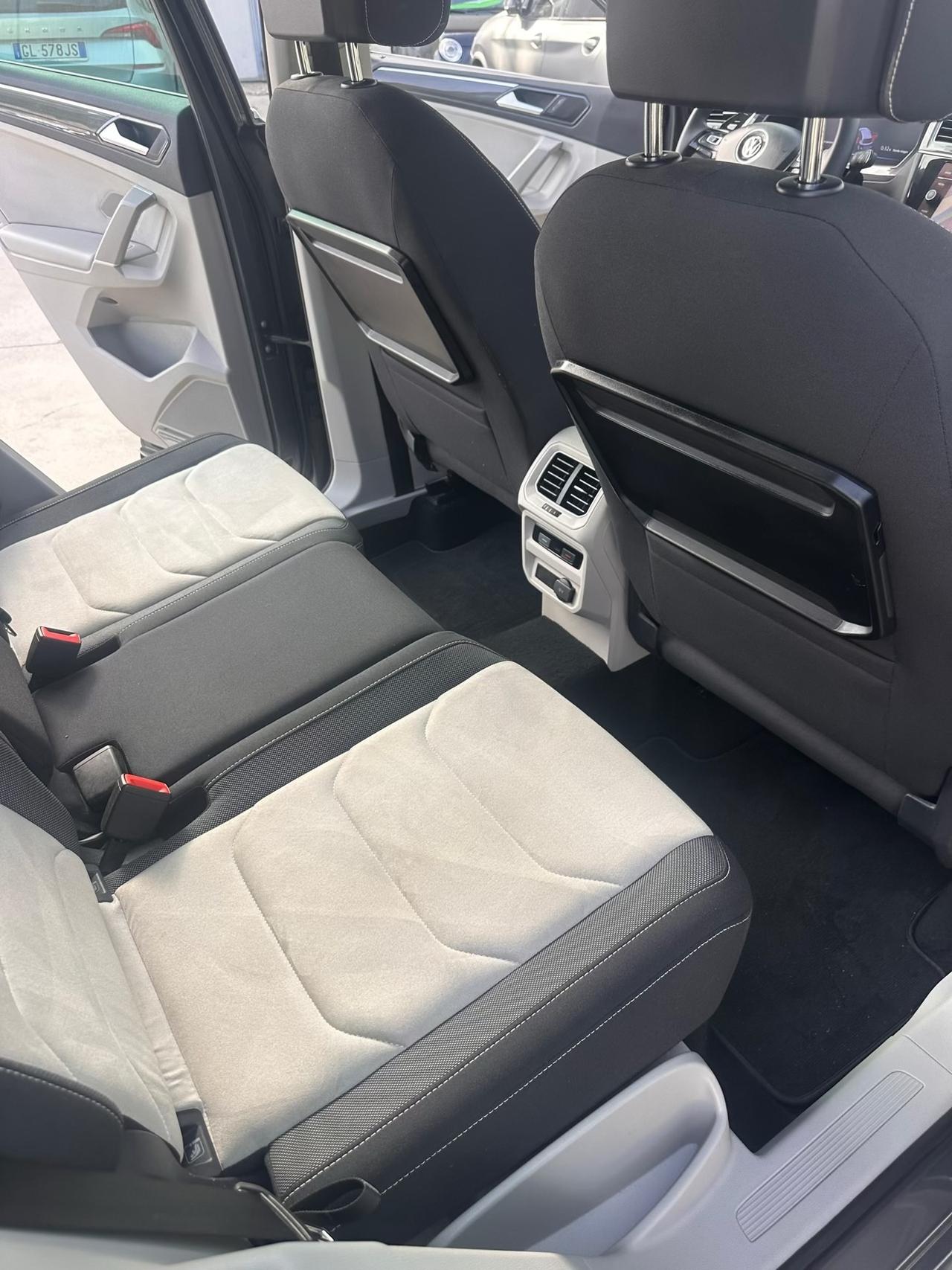 Volkswagen Tiguan 2.0 TDI DSG 4MOTION BlueMotion RLine