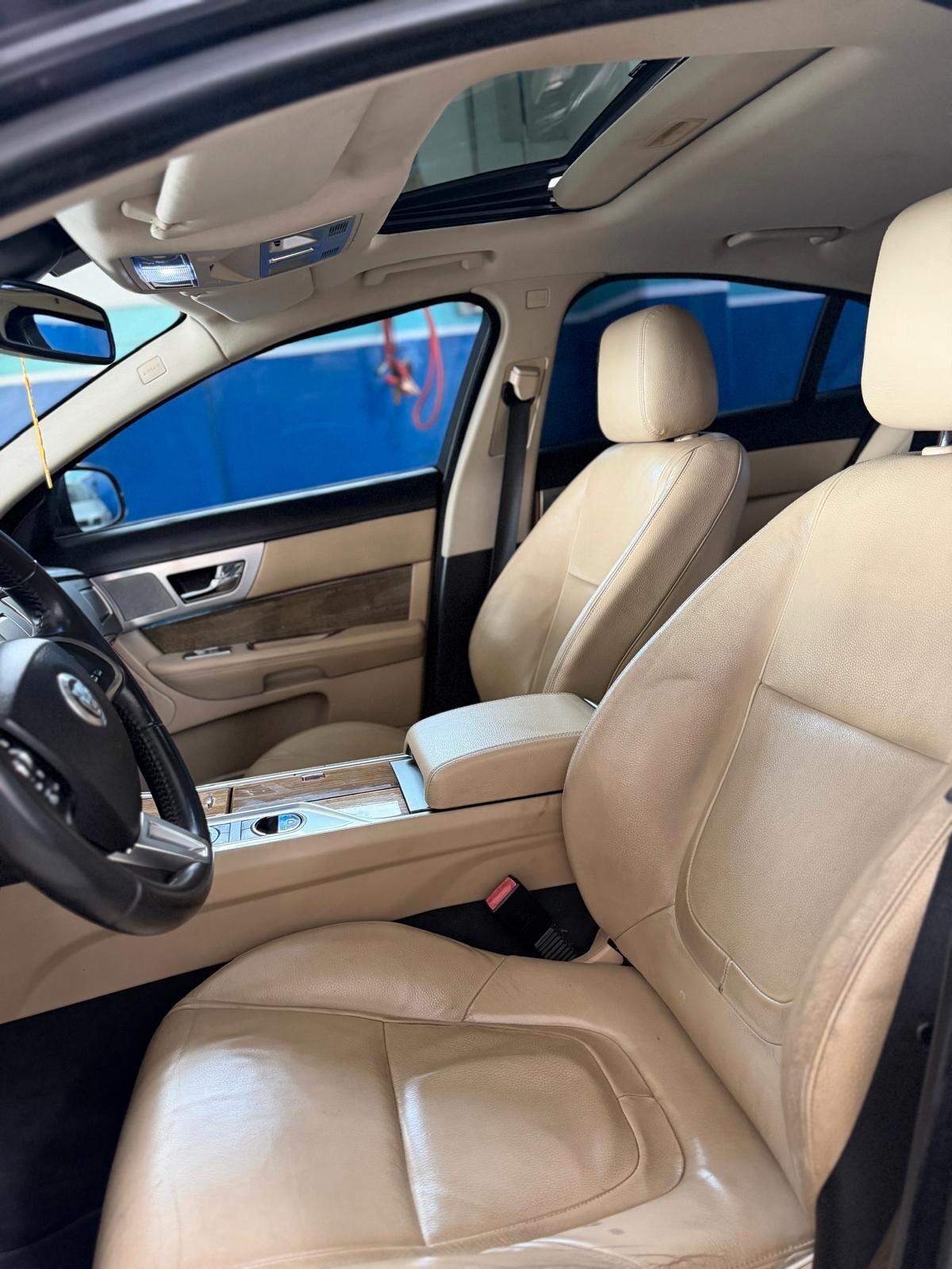 Jaguar XF 3.0 D V6 Premium Luxury