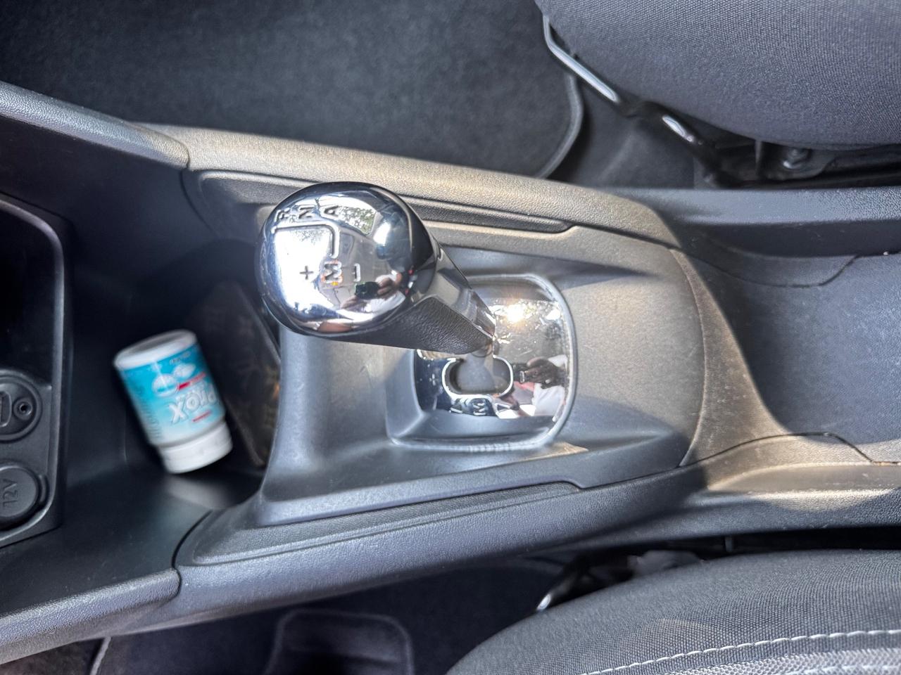 Peugeot 208 1.4 e-HDi 68 CV automatica/ neopatentati