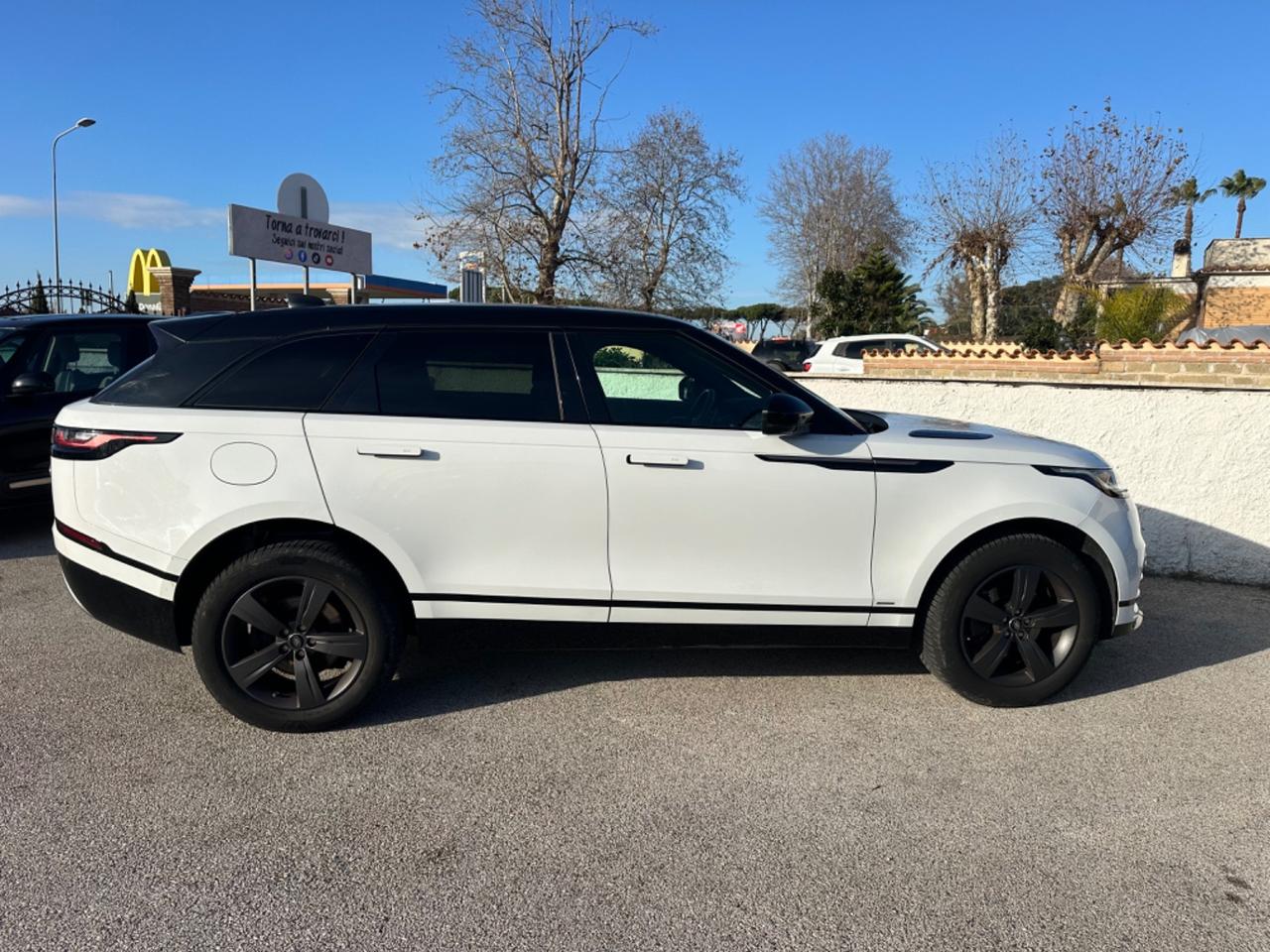 Velar 2.0D I4 240 CV R-Dynamic DEL 2020 PARI AL NUOVO