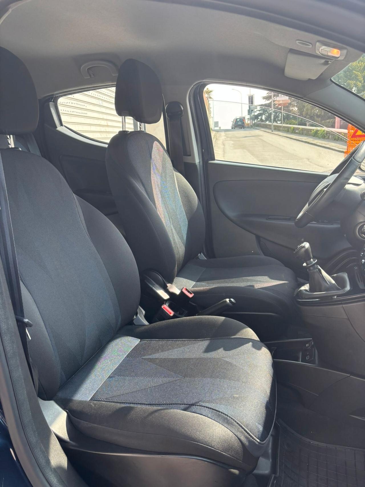 Lancia Ypsilon 1.2 69 CV 5 porte S&S Gold