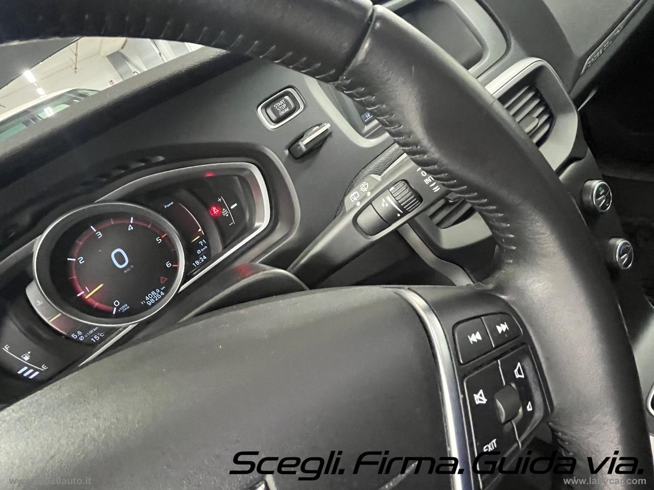 VOLVO V40 Cross Country D2 Kinetic|GANCIO TRAINO