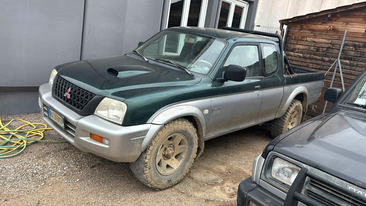 Mitsubishi L200 2.5 TDI 115CV 4WD Club Cab