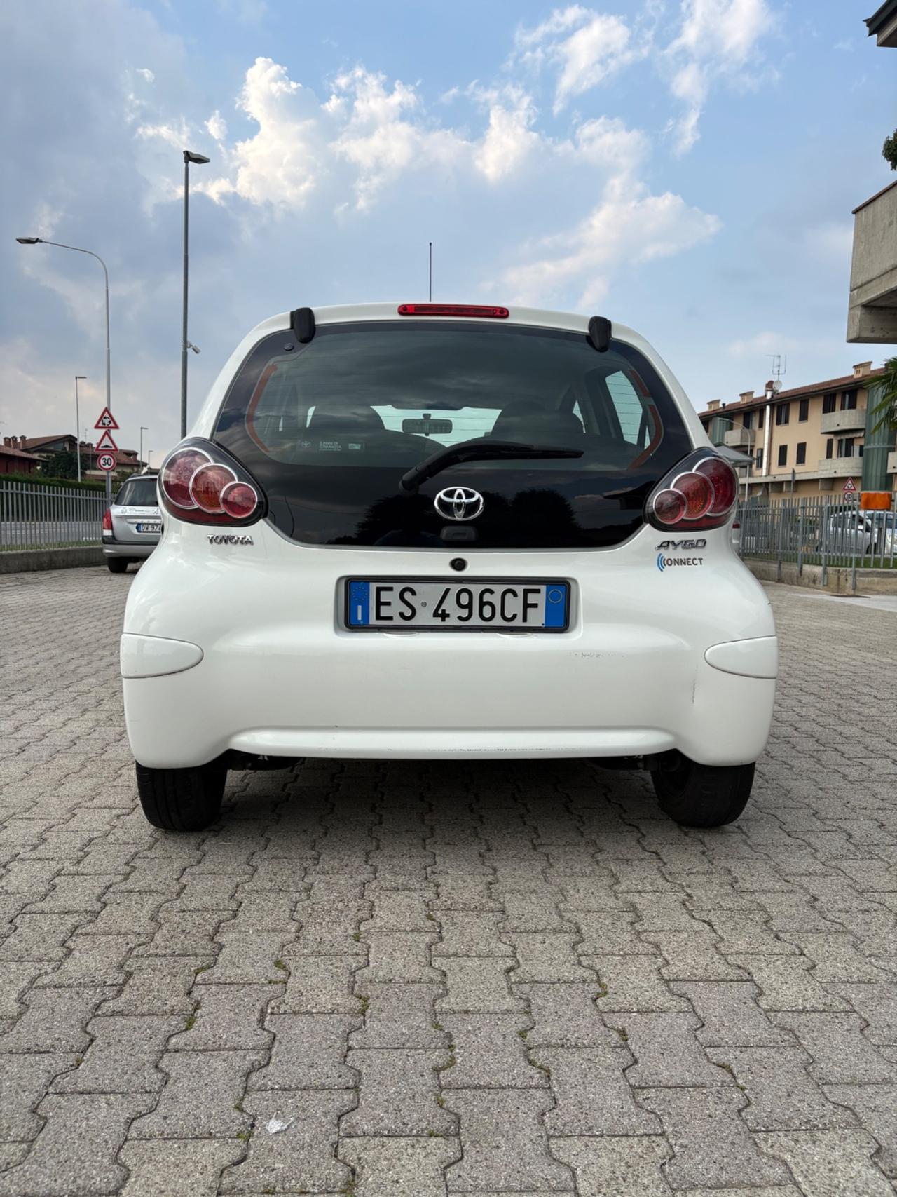 Toyota Aygo 1.0 12V VVT-i 5 porte Orange Connect MMT