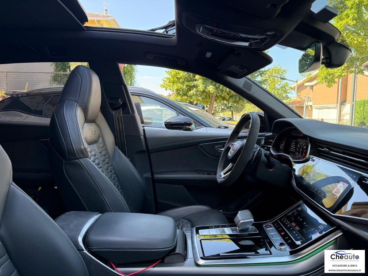 AUDI - RSQ8 - RS Q8 TFSI V8 quattro tiptr. Performance