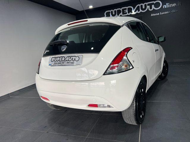 LANCIA Ypsilon 1.2 69 CV 5 porte Silver