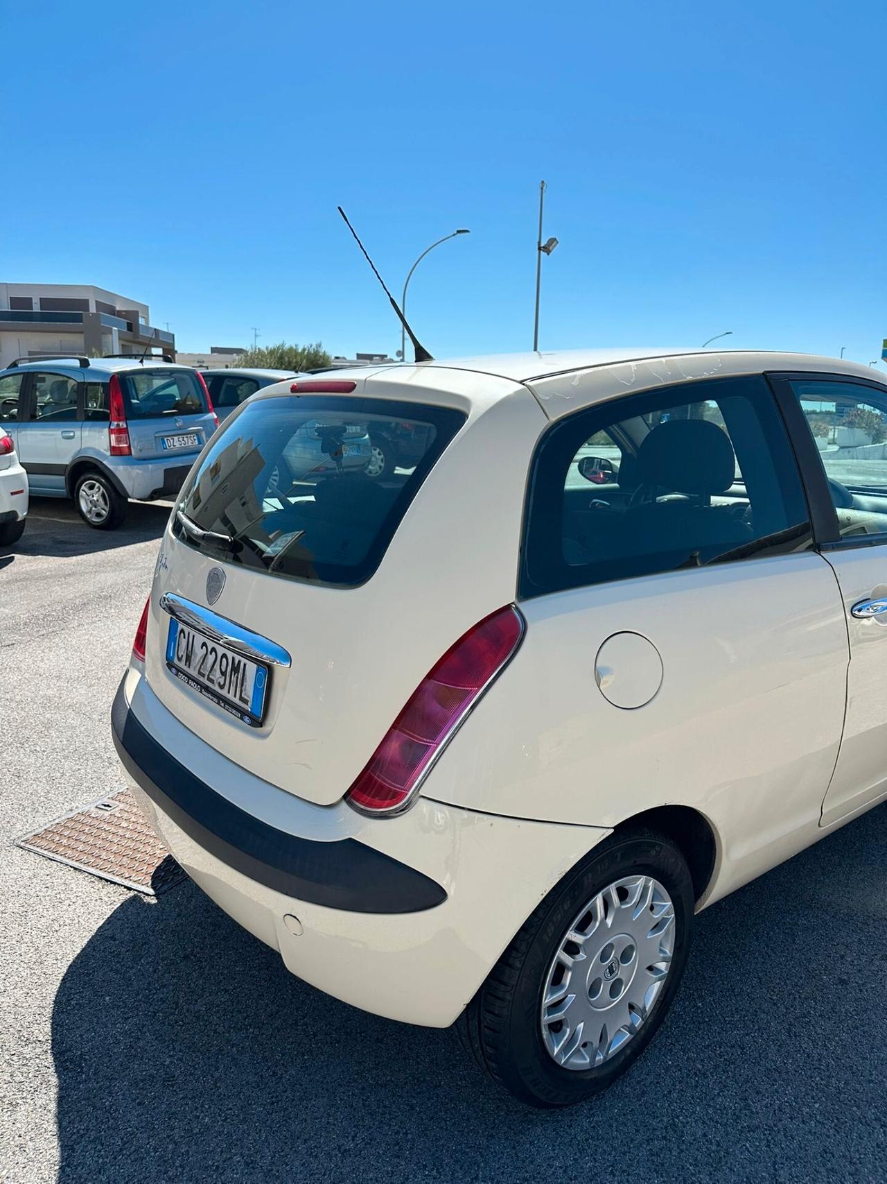 Lancia Ypsilon 1.2 Argento