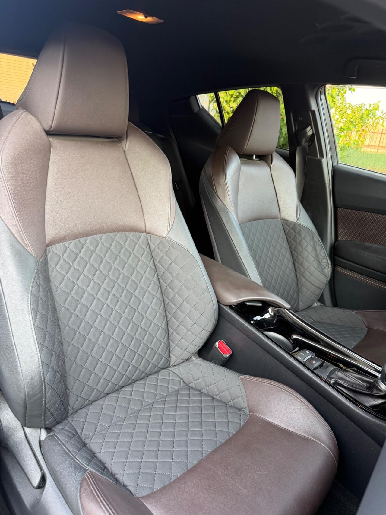 Toyota C-HR 1.8 Hybrid E-CVT Lounge