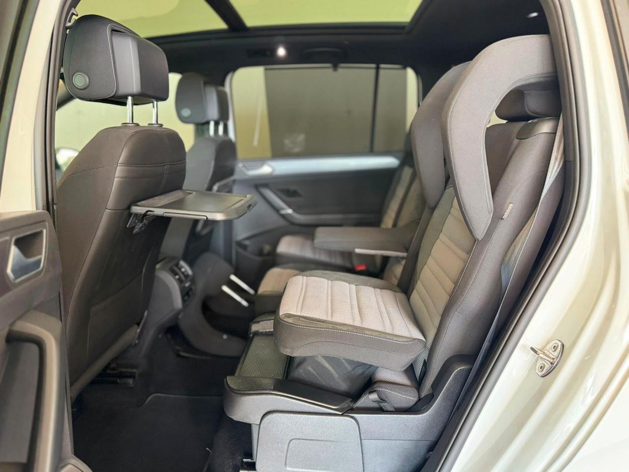 Volkswagen Touran 1.5 TSI EVO DSG R-Line 7Posti Gancio