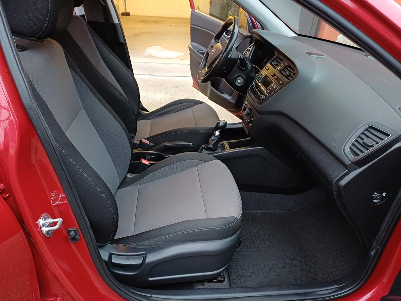 Hyundai i20 1.2 84 cv 5 porte Comfort