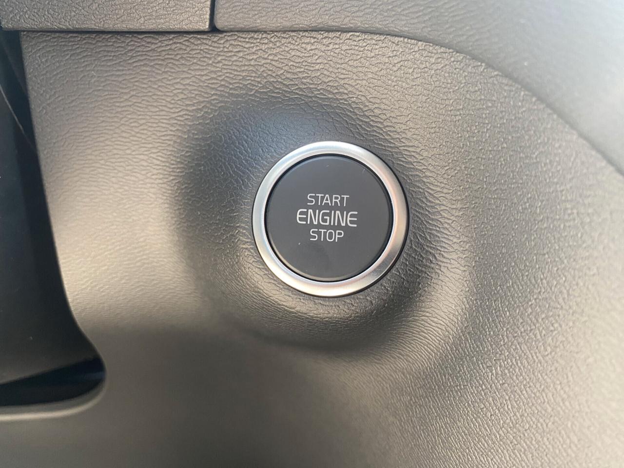 Volvo XC40 B3 (Benzina/Hybrid) Autom. Essential