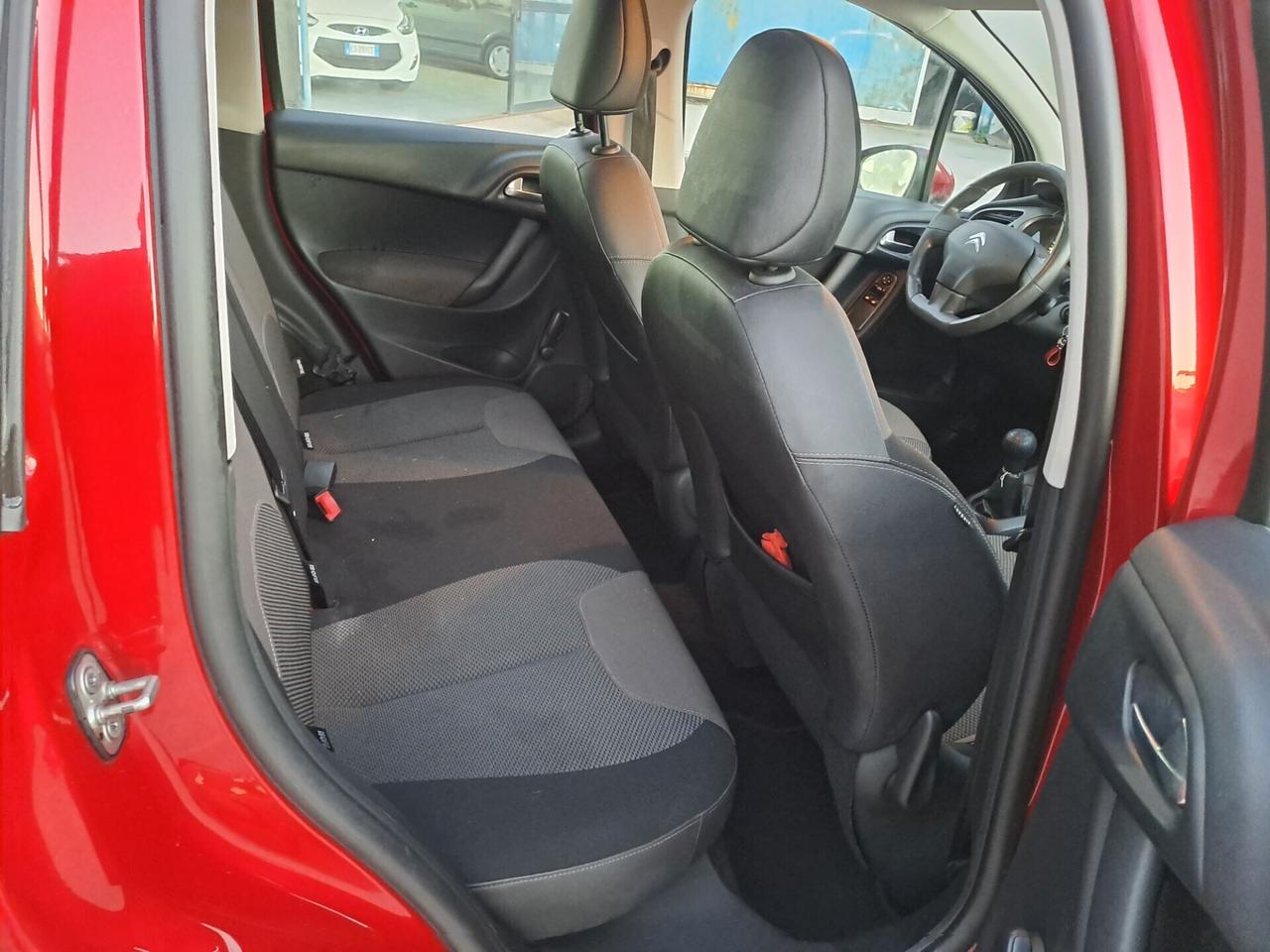 Citroen C3 1.2 benz Restayling km120.000