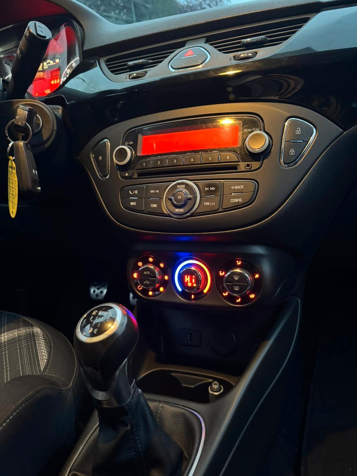 Opel Corsa 1.2 5 porte b-Color