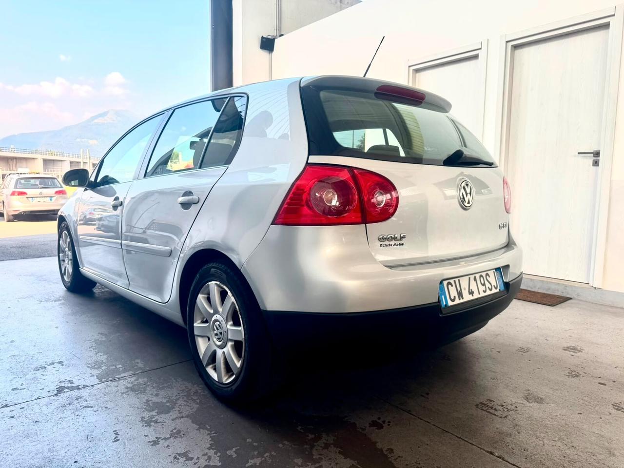Volkswagen Golf 1.6 16V FSI 5p. Sportline