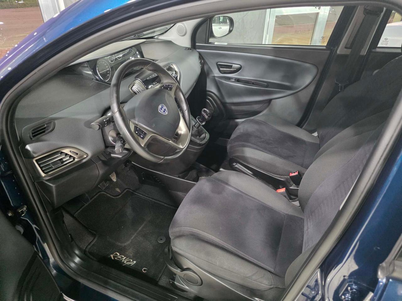 Lancia Ypsilon 1.2 69 CV 5 porte Gold