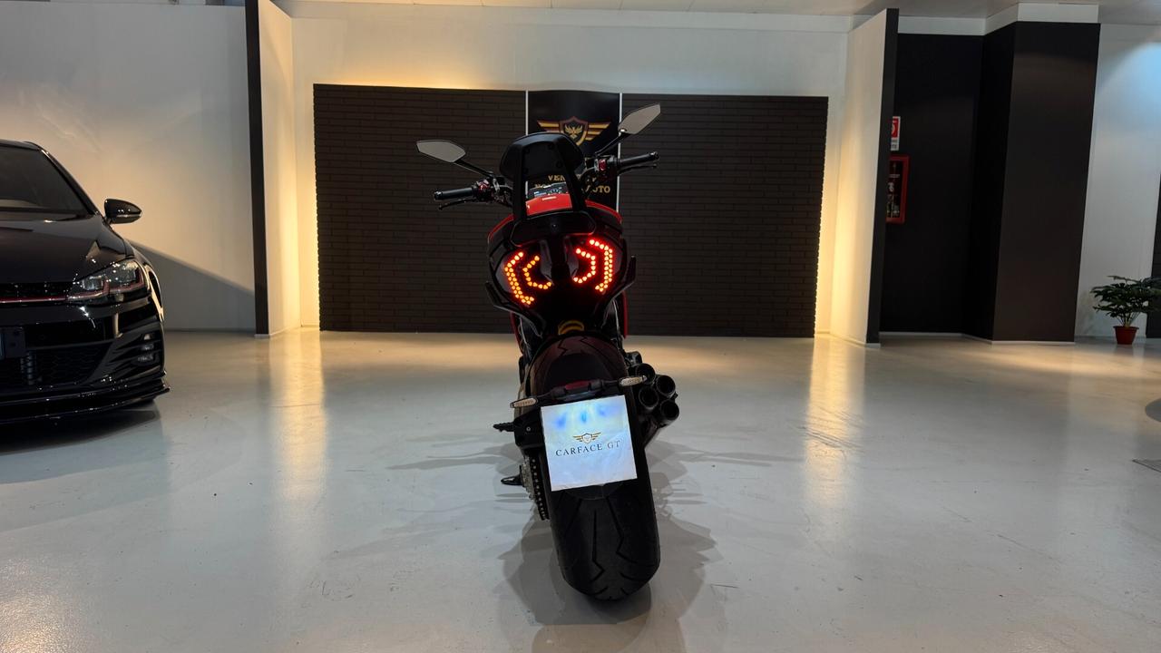DUCATI DIAVEL V4 1.2B 168CV - 2024