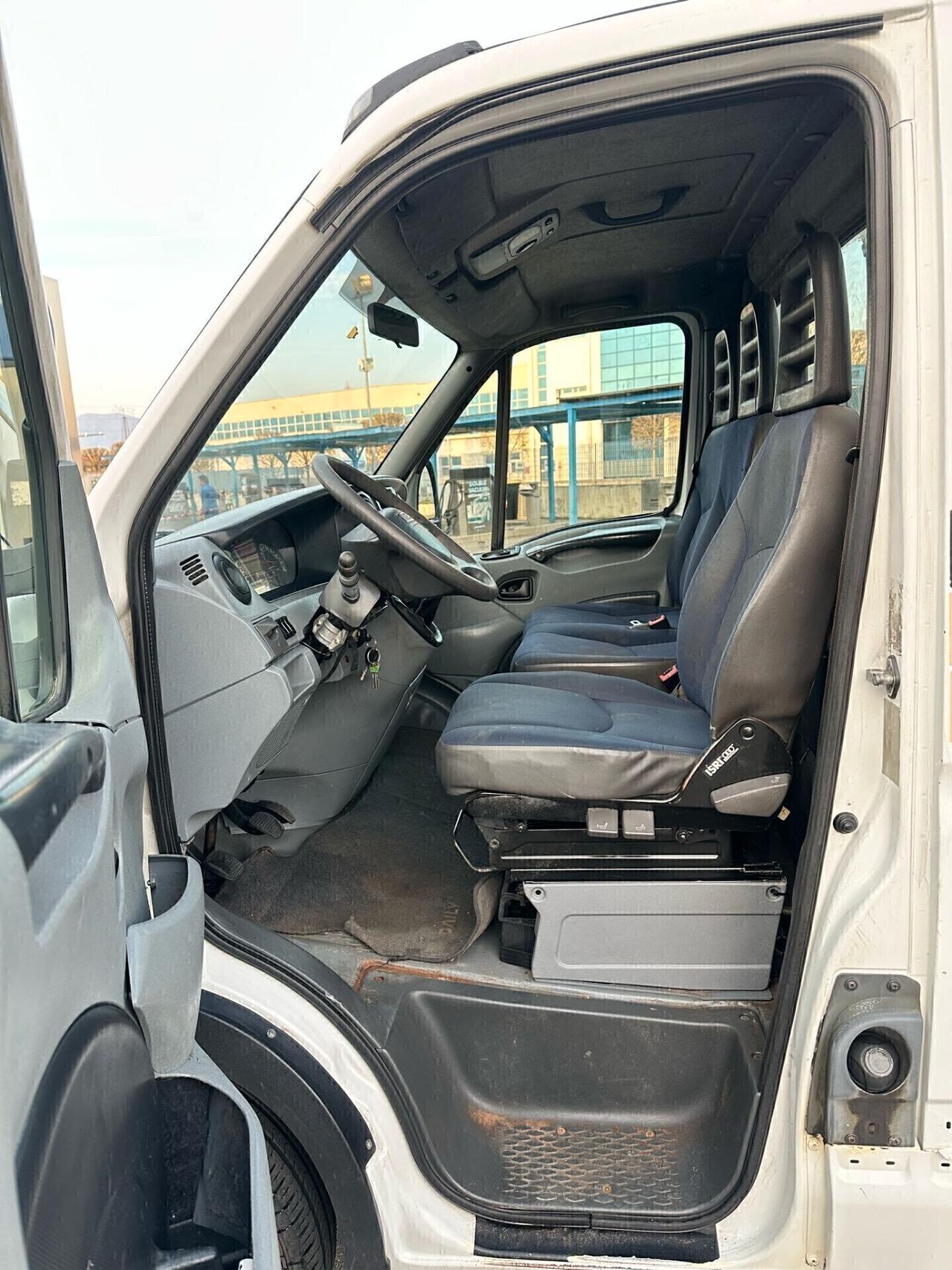 IVECO DAILY 35C12 CON GRU BONFIGLIOLI P35 SUPER PREZZO!
