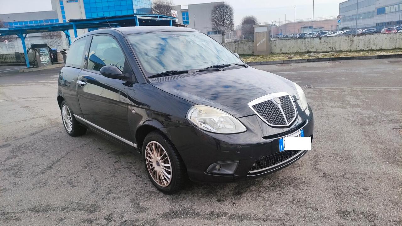 Lancia Ypsilon 1.2 bz 69CV NEOPATENTATAI - 2011
