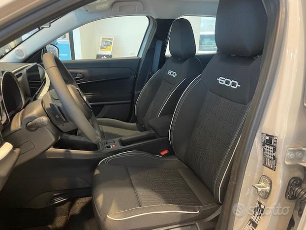 FIAT 600 600 1.2 Hybrid 100cv N71630