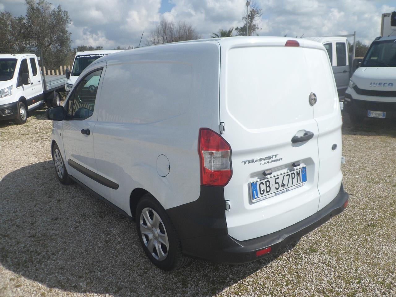 Ford Transit Courier furgone