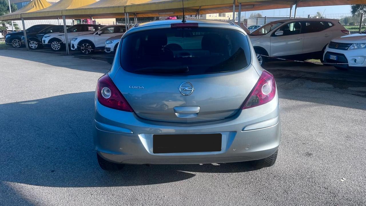 Opel Corsa 1.2 3 porte Club