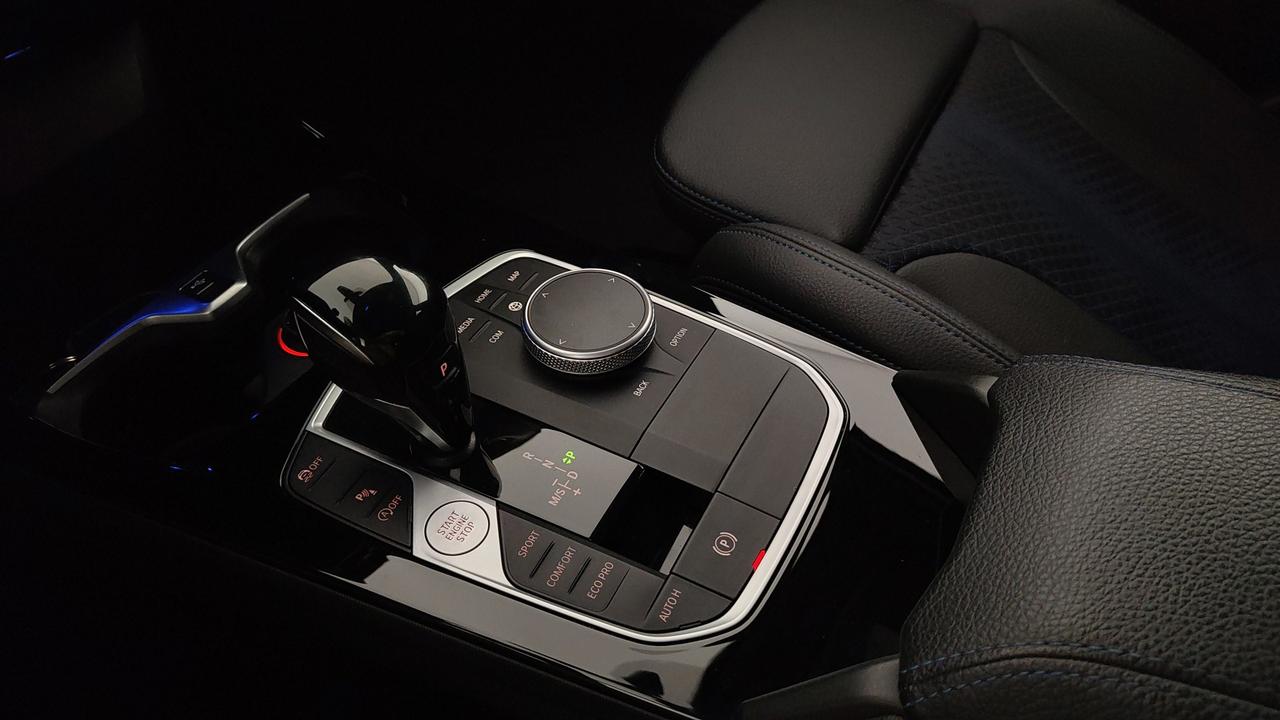 BMW Serie 1 F40 - 118d Msport auto