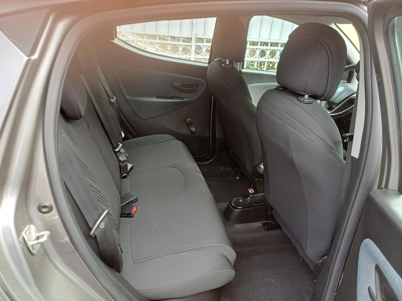 Lancia Ypsilon 1.0 FireFly 5 porte S&S Hybrid Gold