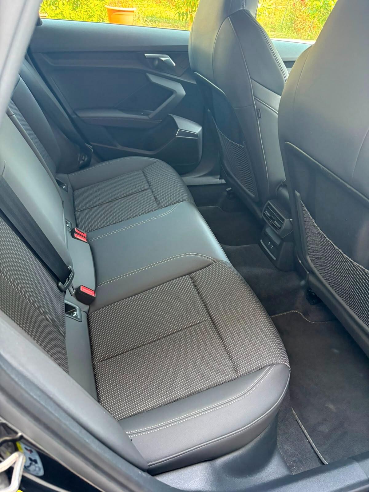 Audi A3 SPB 30 g-tron S tronic line FULL FULL