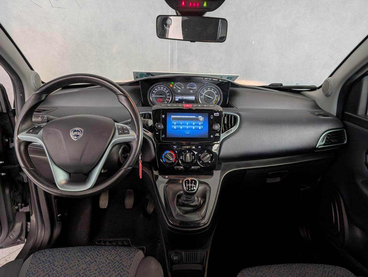 Lancia Ypsilon 1.0 Hybrid 70cv Gold