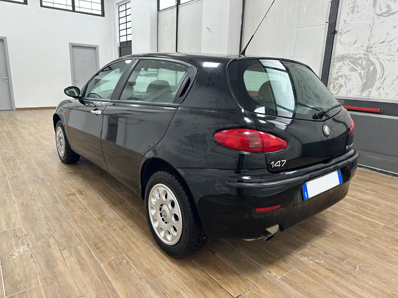 Alfa Romeo 147 1.6i 16V NEOPATENTATI