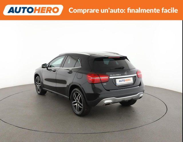 MERCEDES-BENZ GLA 200 d Automatic Premium