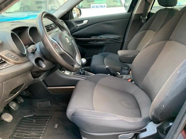 Alfa Romeo Giulietta 1.4 Distinctive Gpl 120cv NEOPATENTATI