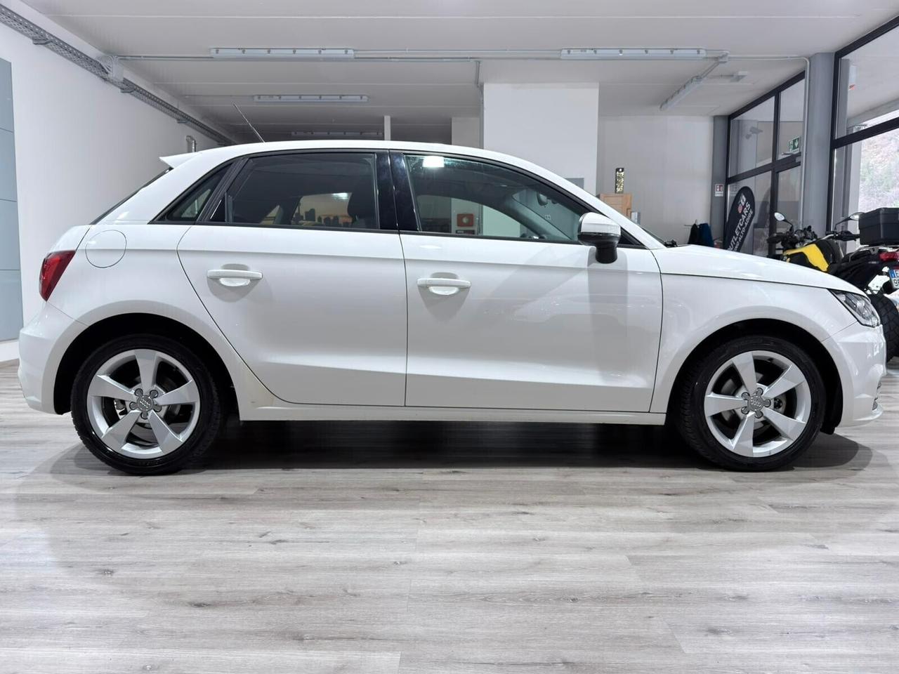 AUDI A1 SPORTBACK 1.4TDI 90cv ULTRA 2015 99.000km