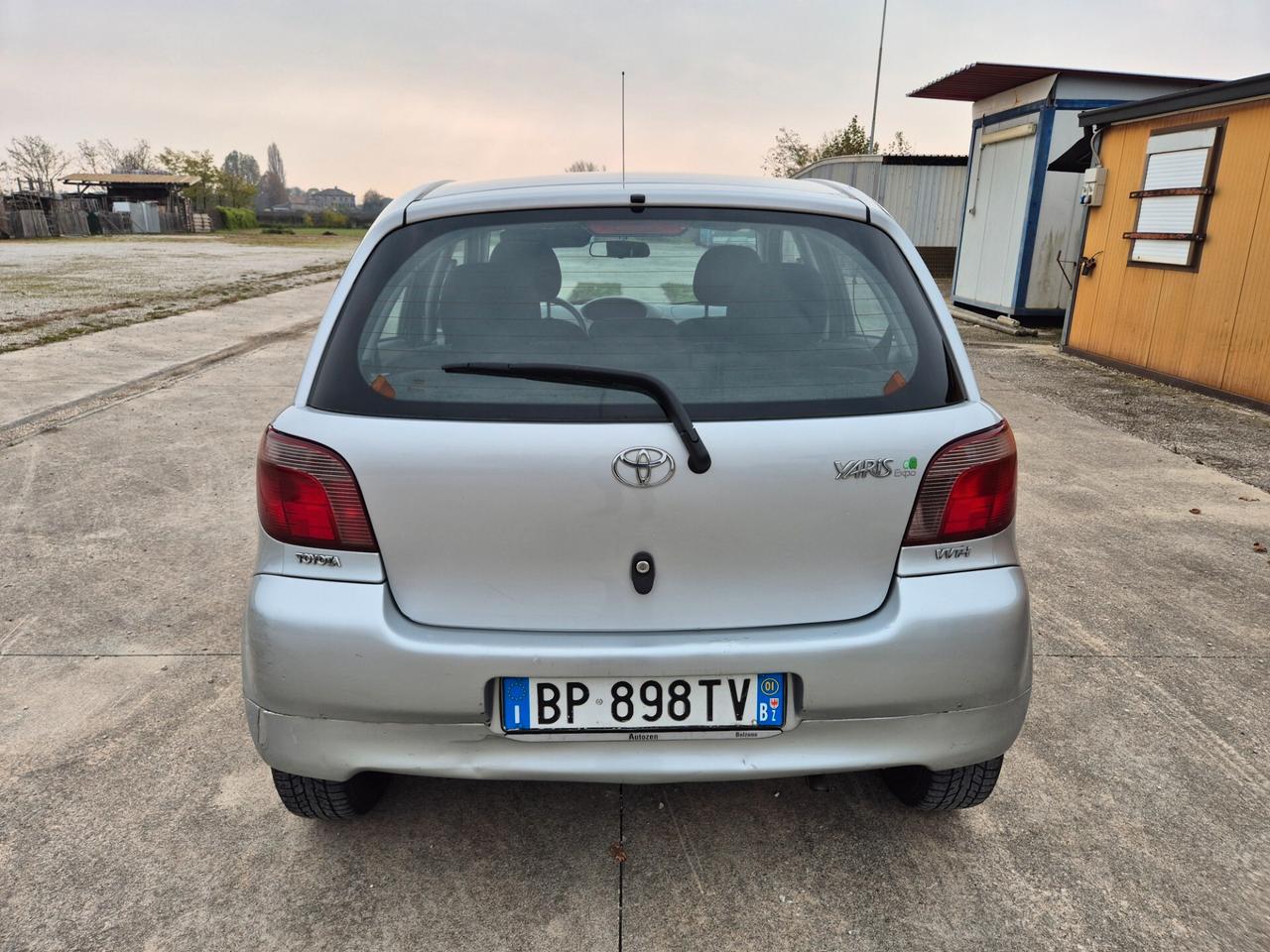 Toyota Yaris 1.0i 16V cat 5 porte neopatentati