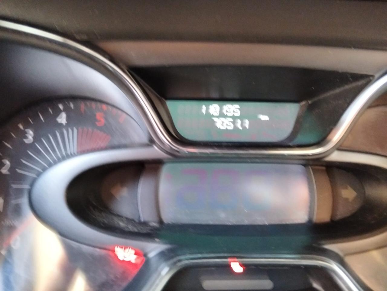 Renault Captur 1.5 DCI 90cv Hypnotic 2017 Sinistrata