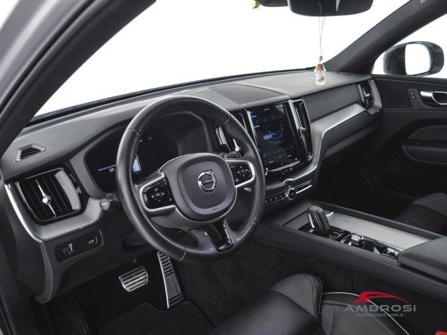 VOLVO XC60 B4 (d) AWD Geartronic R-design - AUTOCARRO N1