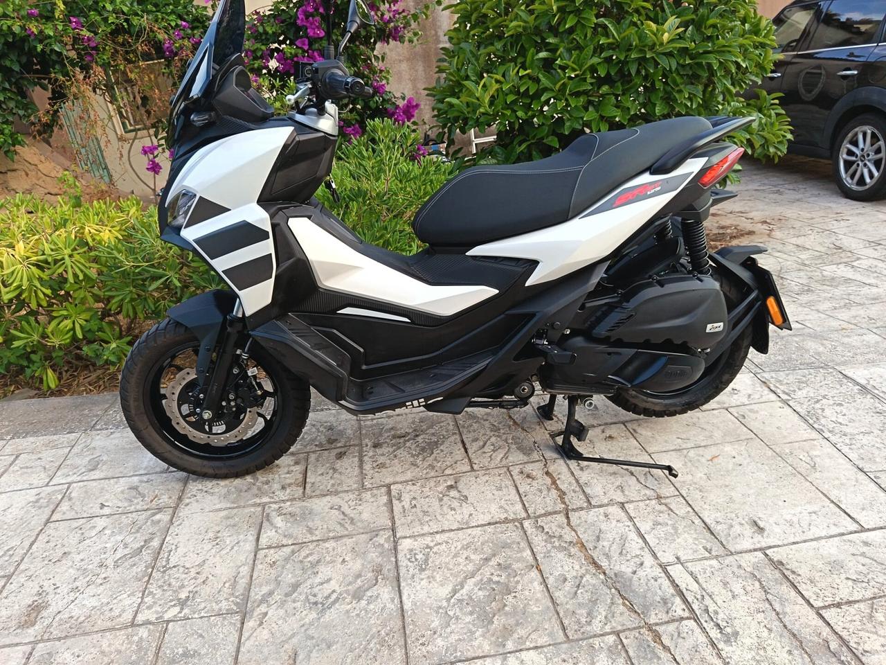 Aprilia SR GT 125