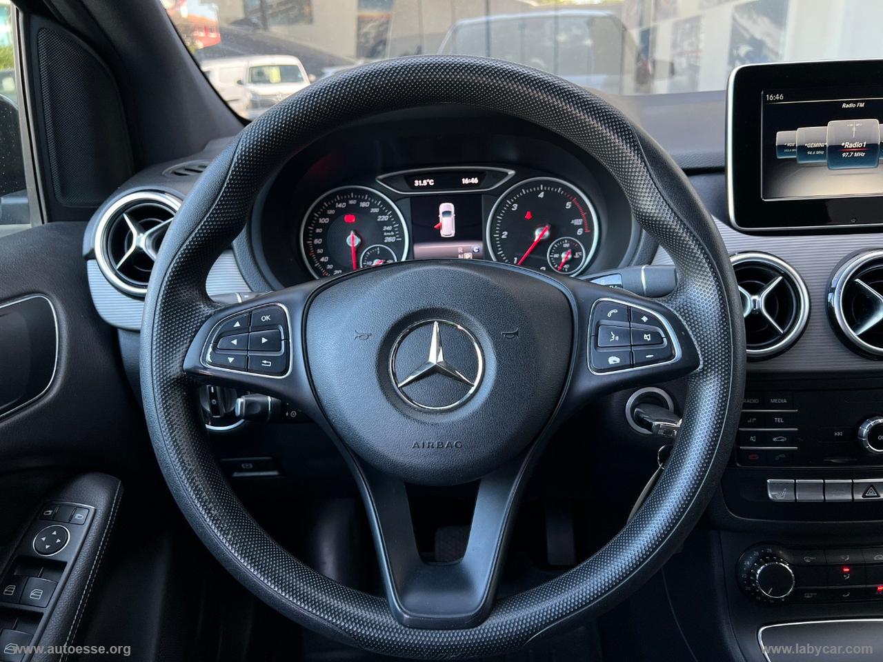 MERCEDES-BENZ B 180 d Automatic Executive