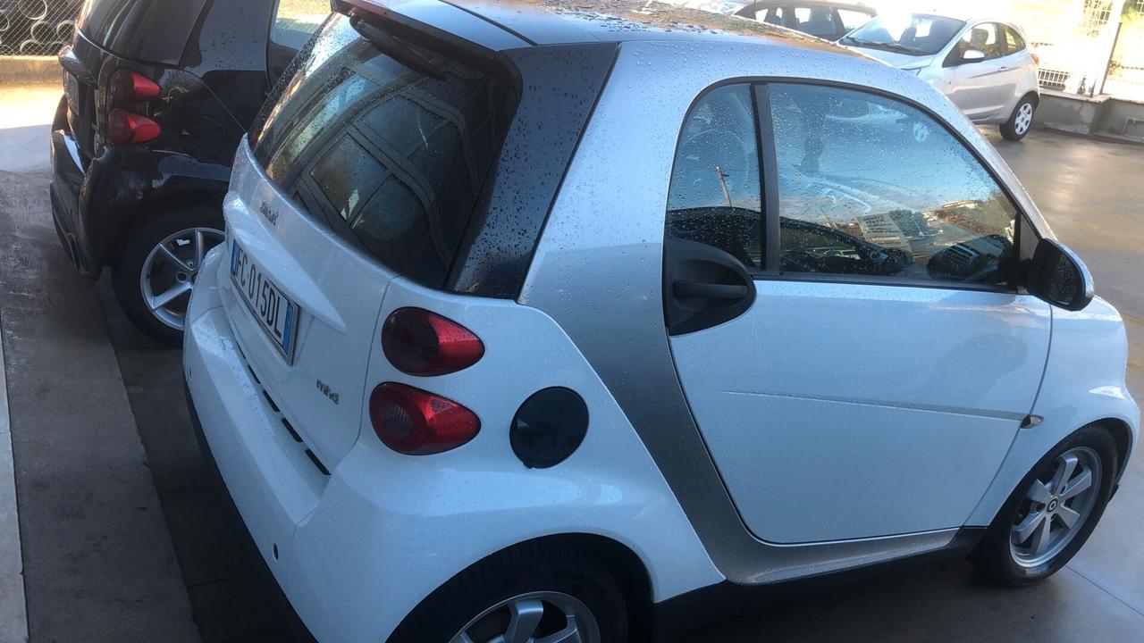 Smart ForTwo 1000 45 kW MHD coupé pure NEOPATENTATI