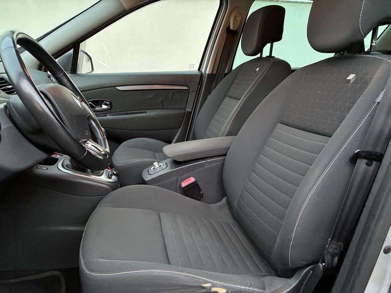 Renault Scenic Scénic dCi 110 CV EDC Limited