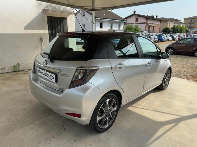 TOYOTA Yaris 1.5 5 POSTI IBRIDA OK NEOPATENTATI BI-COLOR
