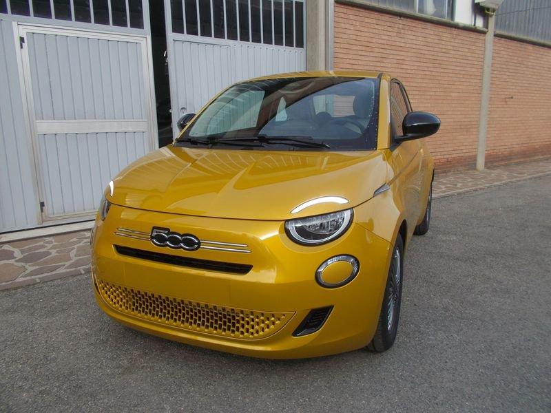 FIAT 500 Hybrid Hybrid Icon 338.7575187 MASSARI MARCO PRONTA IN SEDE