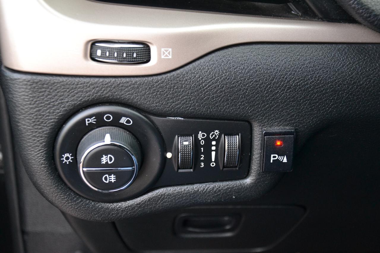 Jeep Cherokee 2.0 Mjt 170CV 4WD AUTOM.+ NAVI+PDC+LED+TEL+PRIVACY